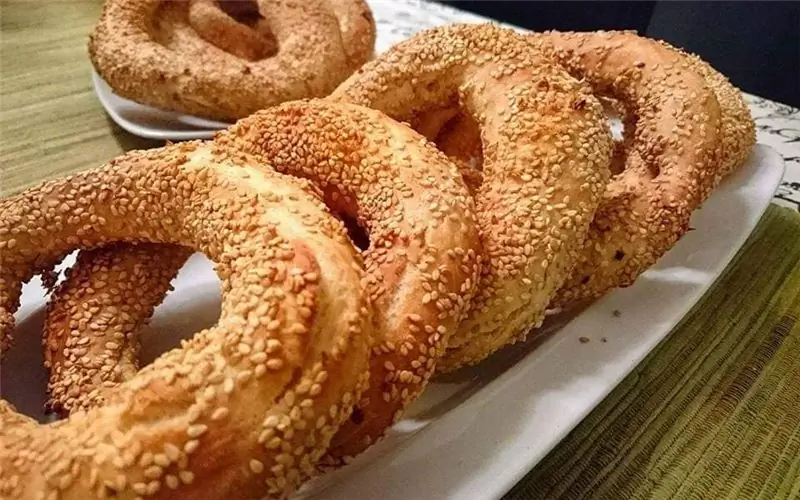 Вкусные и хрустящие роллы из Салоников на завтрак