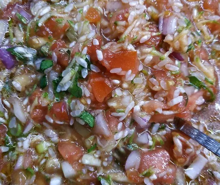 Пушистая вкуснятина с начинкой, которая пахнет прямо на площади