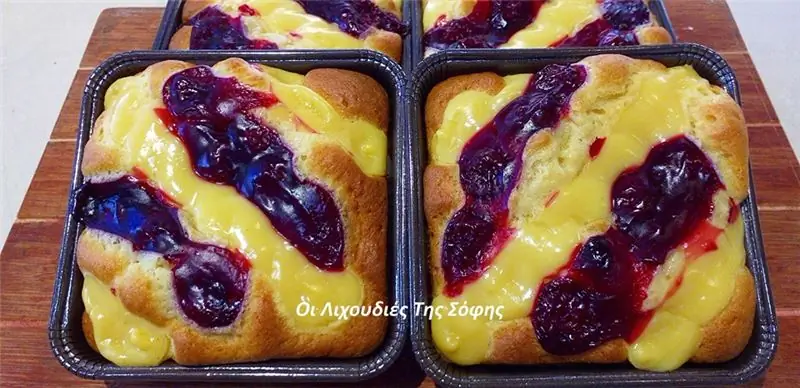 Очень красивый и вкусный торт с кремом и вишней