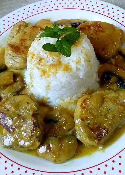 Рыбное филе с апельсиново-лимонным горчичным соусом и превосходными белыми грибами