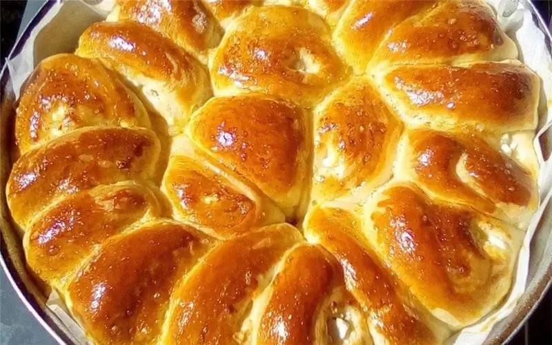 Пушистые рулетики с начинкой из феты