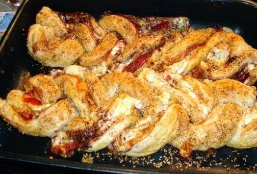 Средиземноморская коса с домашним слоеным тестом