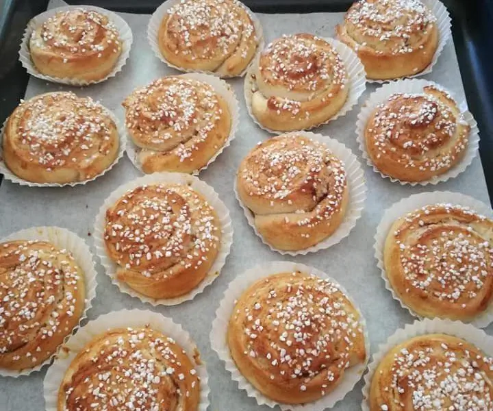 Золотистые и ароматные булочки с корицей