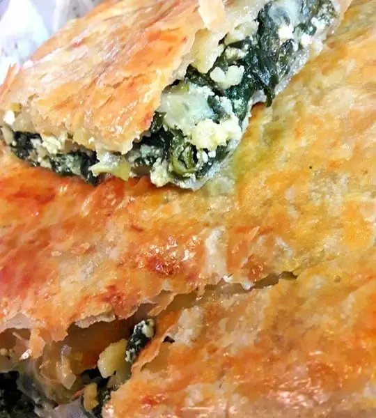 Пирог со шпинатом и луком-пореем ……. со слоеным тестом – рецепт на любой вкус