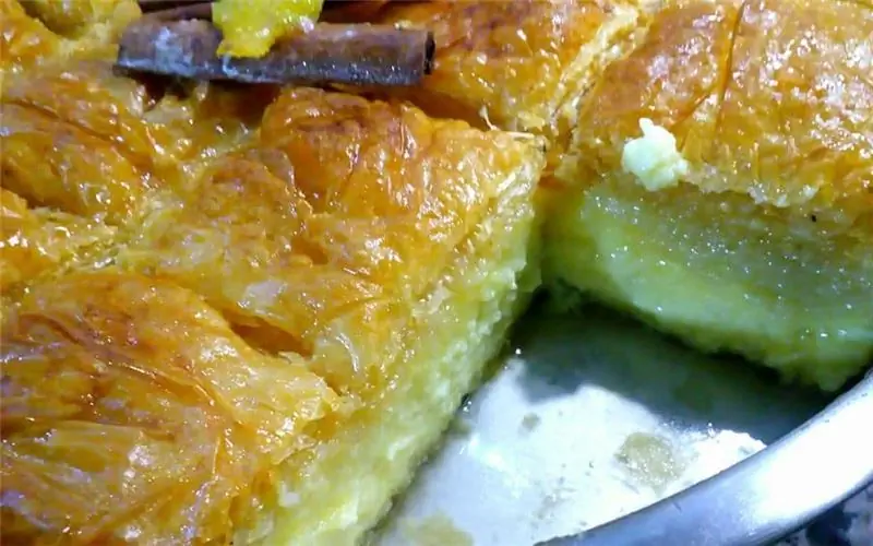 Молочный пирог С аппетитной хрустящей фольгой, которая тает во рту, и мечтательным бархатистым кремом