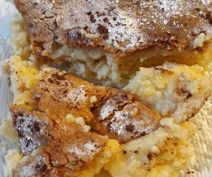 Удивительная бугаца с 2 толстыми листьями и большим количеством сливок