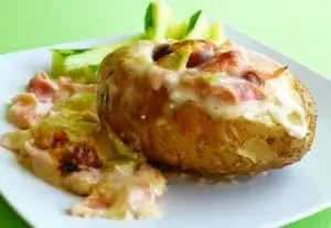 Вкуснейший фаршированный картофель с беконом и тремя сырами в духовке