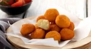 Вкусные и легкие сырные крокеты с грюйером и казери