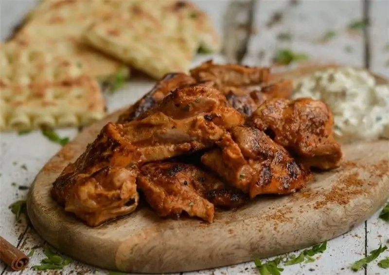 Цыпленок тандури с соусом из йогурта
