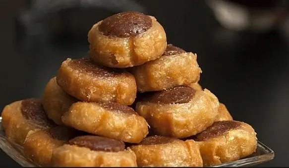 Самые вкусные сиропные рулетики с начинкой из шоколада и грецкого ореха