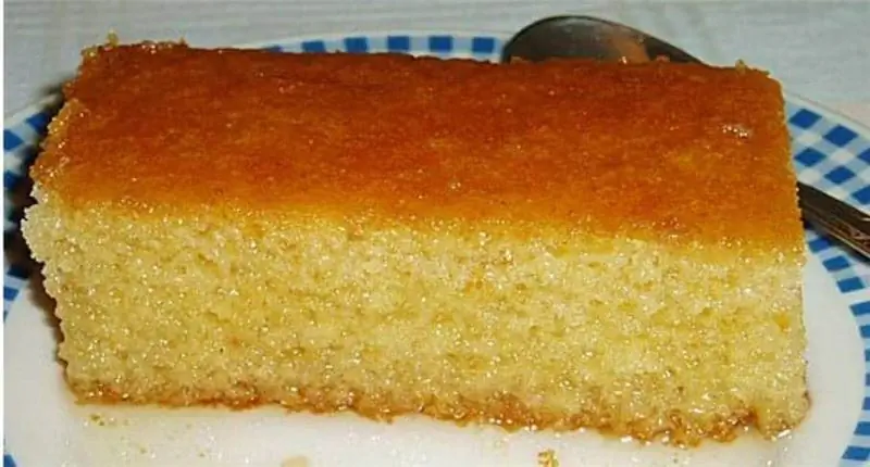 Самали с манной крупой и хиосской мастикой, с большим количеством сиропа и корицы
