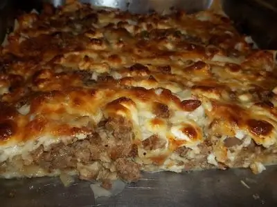 Удивительный рецепт из очень простых ингредиентов: пирог с мясным фаршем