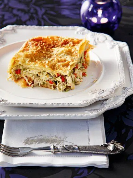Куриный пирог с грибами и перцем