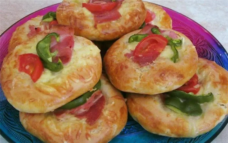Легкие пироги с сосисками
