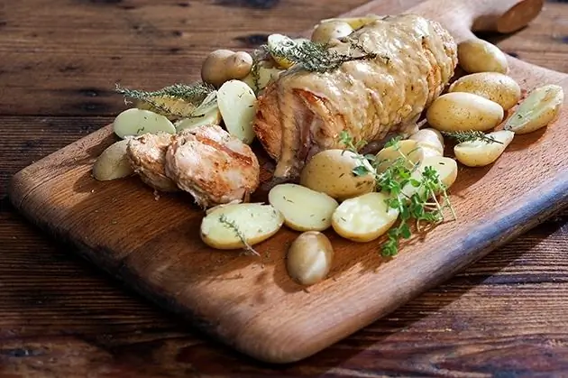 Простой, быстрый и легкий рецепт куриного рулета с горчичным соусом