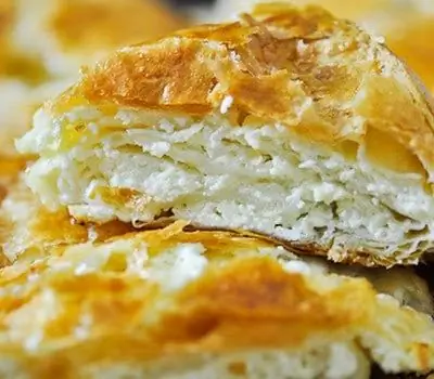 Вкусный сырный пирог всего из 4 ингредиентов готовится за полчаса
