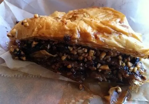 Шоколадная пахлава с грецкими орехами