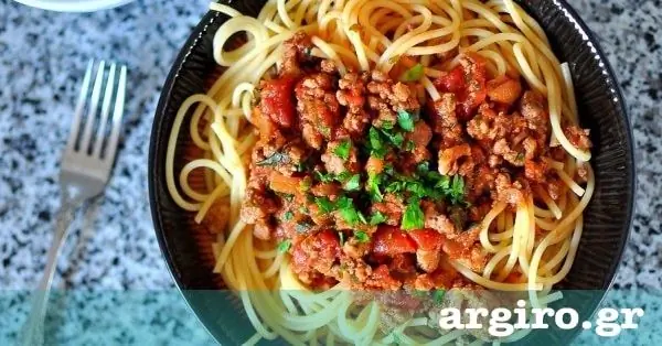 Спагетти с настоящим соусом Болоньезе