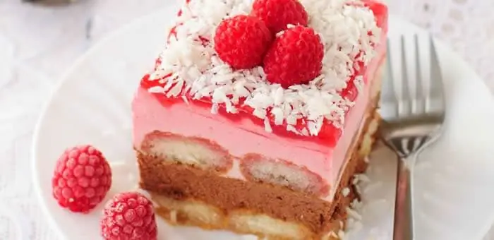 ЧИЗ ТОРТ С ШОКОЛАДОМ И КЛУБНИЧНЫМ МУССОМ