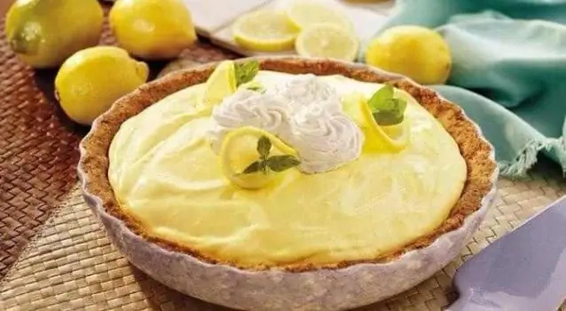 Легкий лимонный йогуртовый тарт без выпечки
