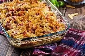 Запеченные спагетти с сосисками и рагу из овощей