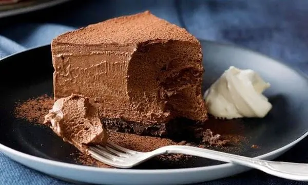 Вкусный шоколадный мусс с печеньем без яиц