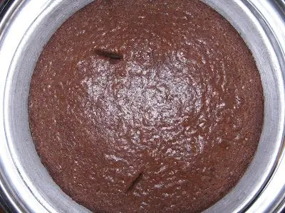 Я делаю домашний шоколадный торт Я делаю домашний шоколадный торт