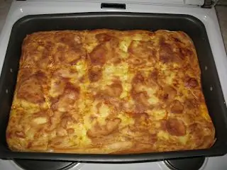 Деревенский сырный пирог с начинкой на лист