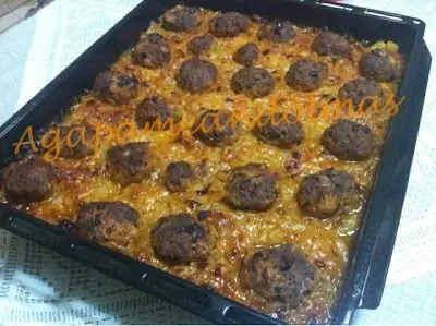 Фрикадельки с луком в духовке