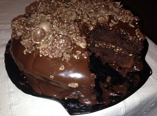 Шоколадный торт с ганашем Ferrero Rocher и Nutella