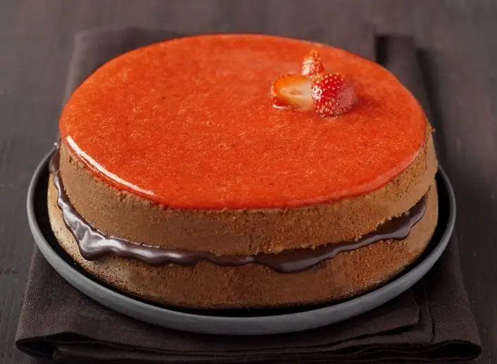 Шоколадный торт & клубничная глазурь