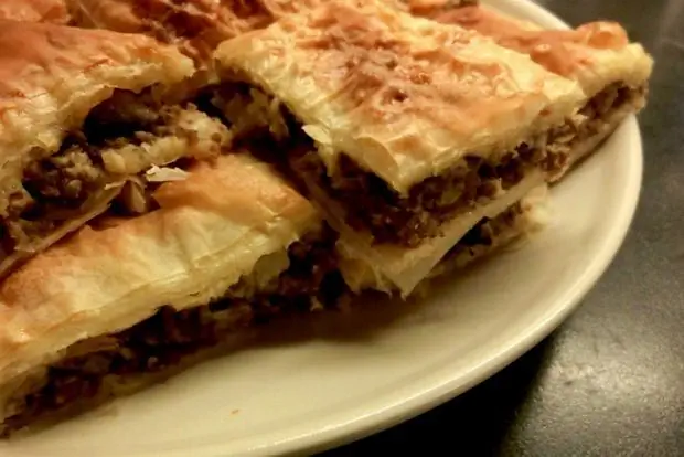 Домашний мясной пирог с остатками мяса