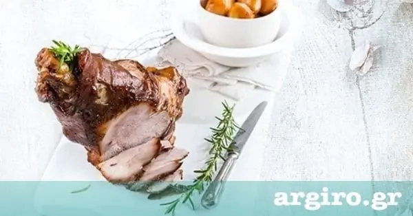 Свиная ножка с медом, горчицей, апельсином и картофелем в меду