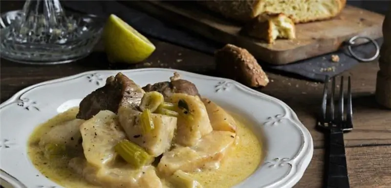 Свинина с сельдереем и лимонным яйцом