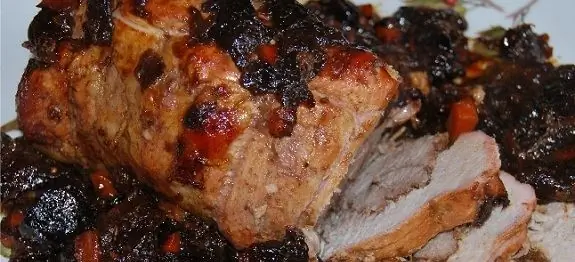 Свинина с черносливом, инжиром и сухофруктами