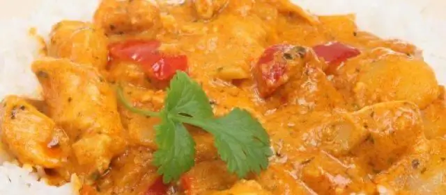 Куриная грудка в карри