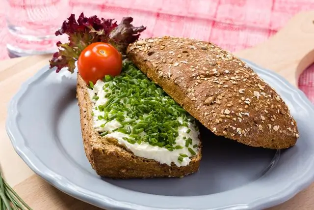 Жаркое из запеканки со сливочным сыром и зеленым луком