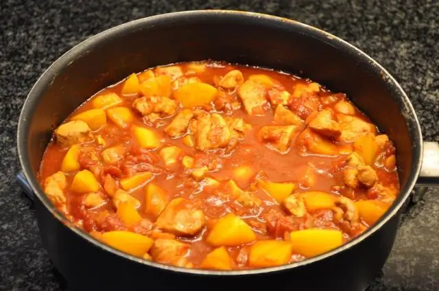 Ломтики индейки с персиками, карри и рисом