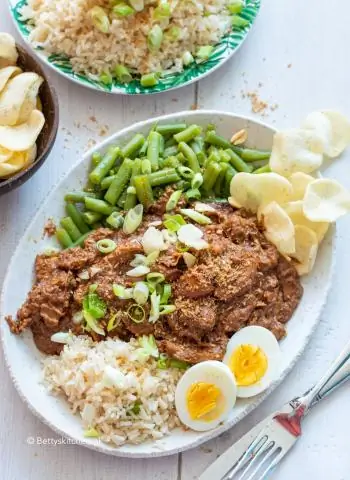Курица с арахисом
