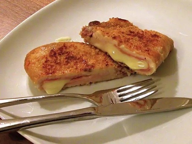 Рецепт бургера с курицей и голубым сыром
