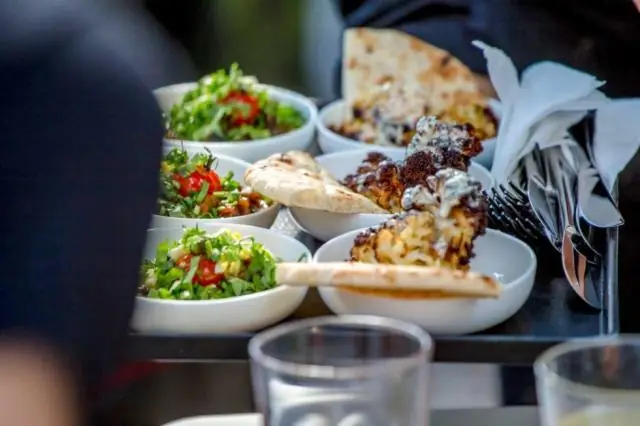 Рецепт цельной жареной рыбы в соляной корочке