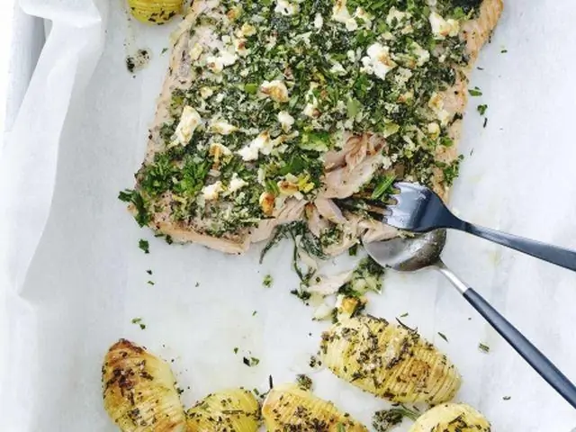 Гратен из лосося с кремом из укропа