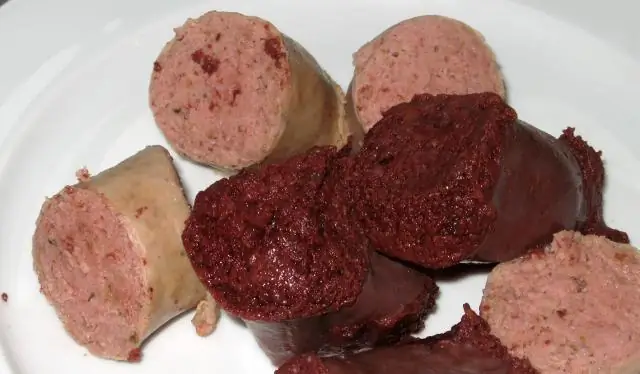 Салат с мясной колбасой и сыром