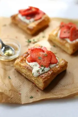 Рулетики из ростби с сырной начинкой