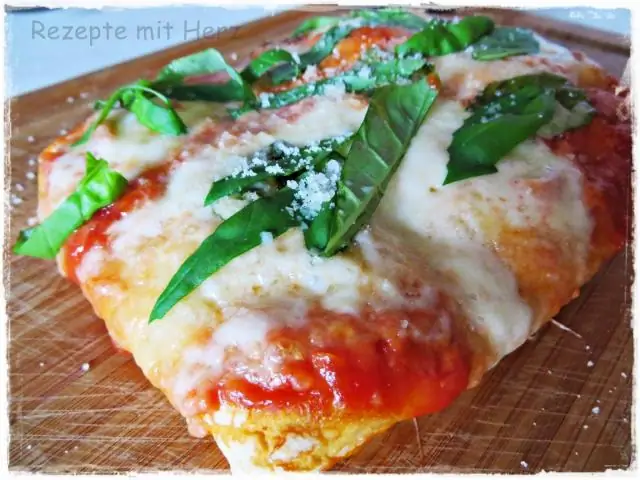 Пицца с лепешкой и помидорами