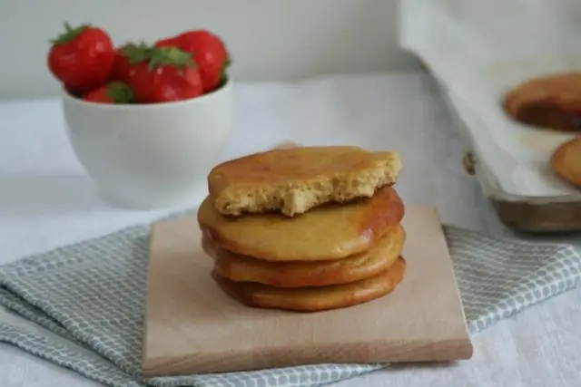 Жареный яичный пирог с маслом и сахаром