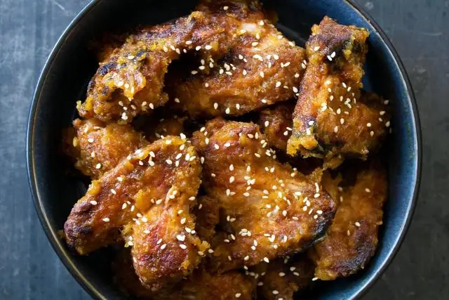 Мясо: Медальоны из филе говядины с экзотическим соусом из манго