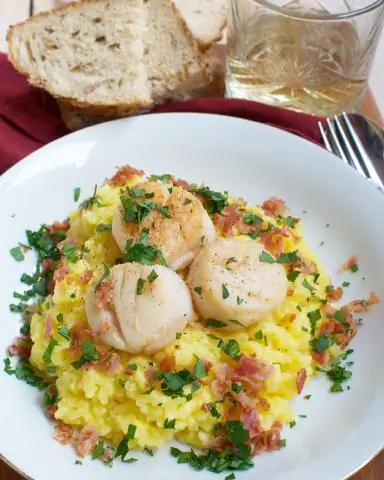 Риззото с гребешками, мидиями и шафраном