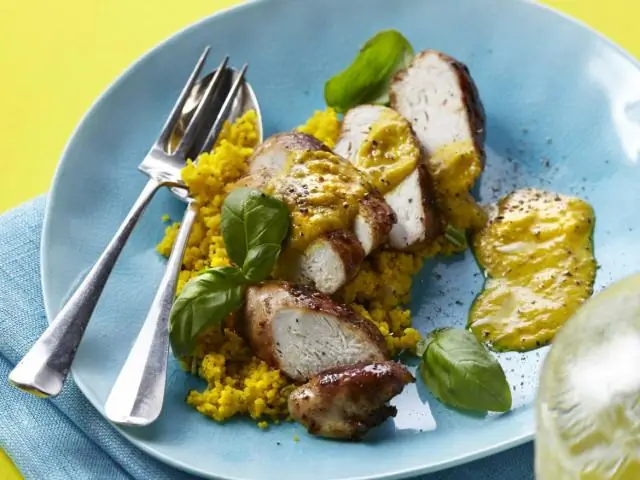 Шашлык из куриной грудки с соусом из паприки