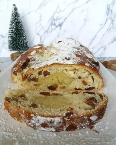 Рождественский столлен с лимонной цедрой и изюмом